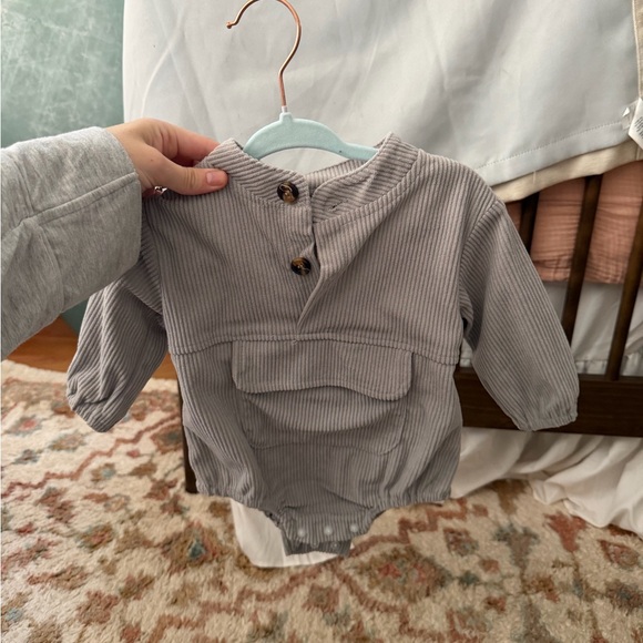 0-3 MONTH ROMPER - Picture 6 of 10